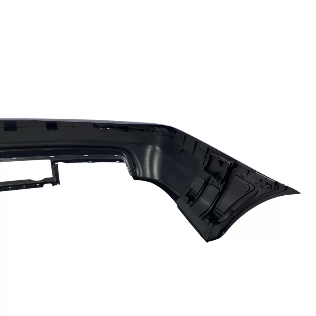 Задна броня M5 дизайн за BMW E39 Sedan – двоен дифузьор, без отвори за парктроник, грундирана