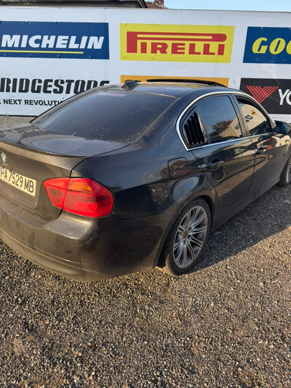 Добавки за задни странични стъкла BMW E90 – черен гланц, M-Style