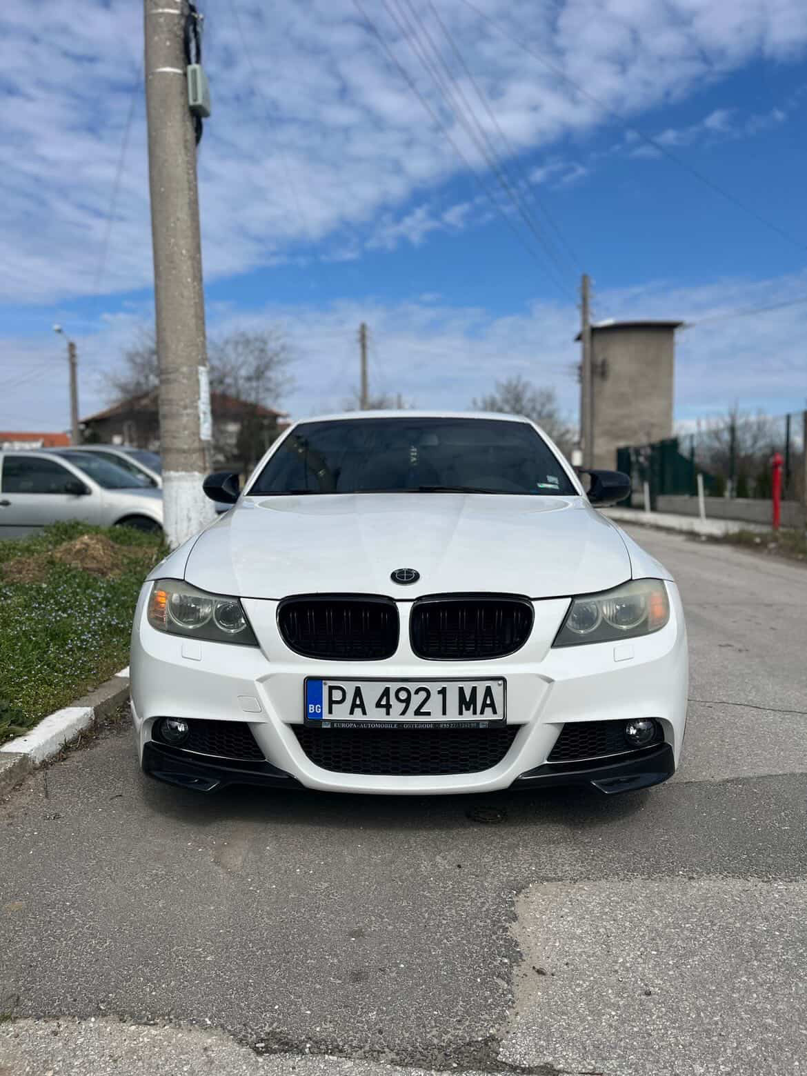Предна броня за BMW E90/E91 (2008+) – M-Tech дизайн, с отвори за пръскалки, без парктроник, грундирана