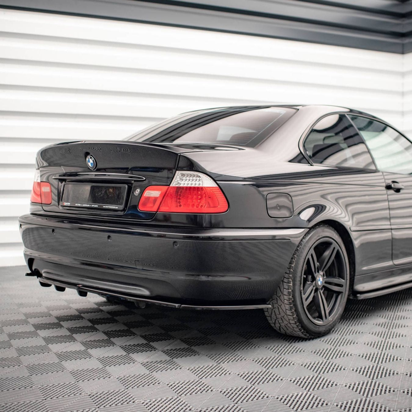 CSL Спойлер за BMW E46 Седан (1998–2006) – Черен гланц, Injection Mold качество