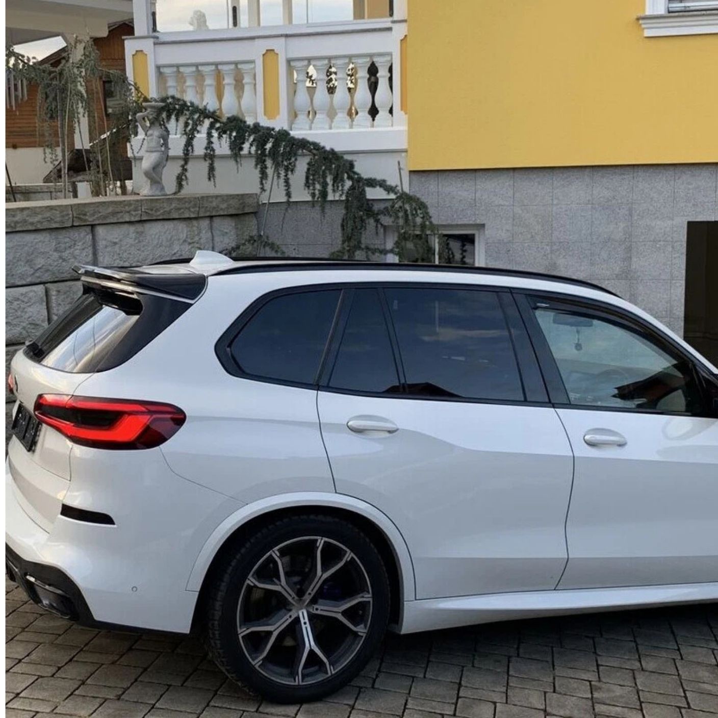 Добавка за заден спойлер BMW X5 G05 (2019-2023) – черен гланц