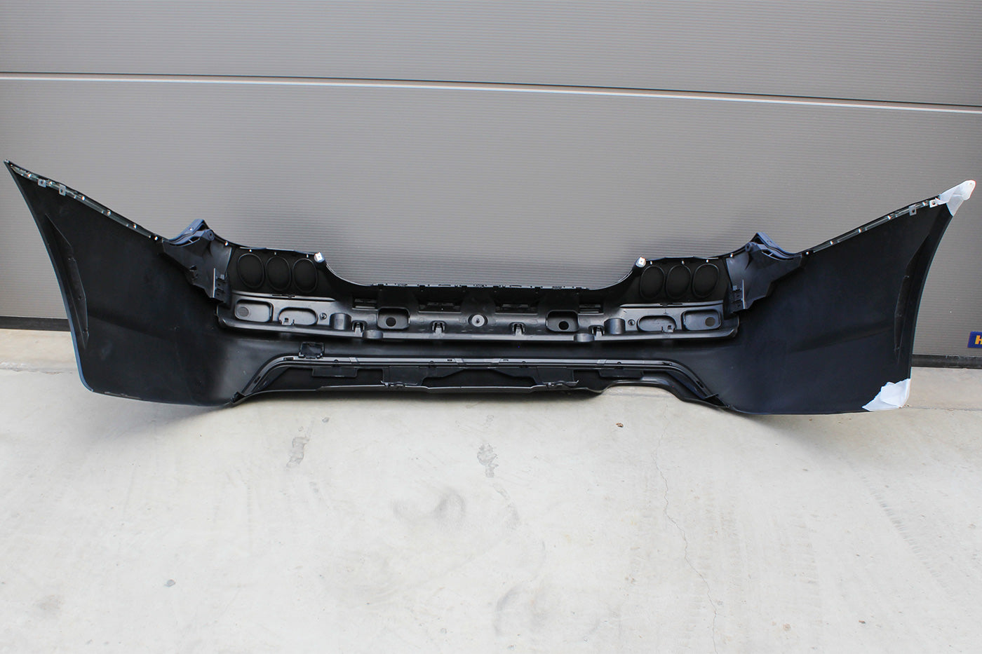 Задна броня M TECHNIK - BMW E60 (2003-2010) PDC 24мм или 18мм