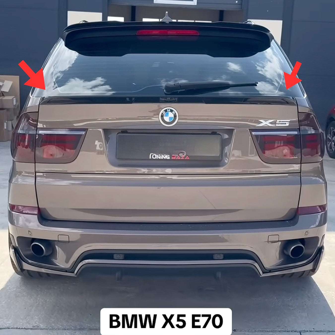 Mid спойлер за BMW X5 E70 (2007–2013) – Черен гланц (Gloss Black)