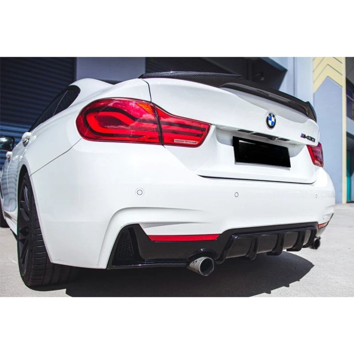 Заден оребрен дифузьор за BMW 4 Series F32 / F36 M Sport – 335 стил двоен ауспух, черен гланц