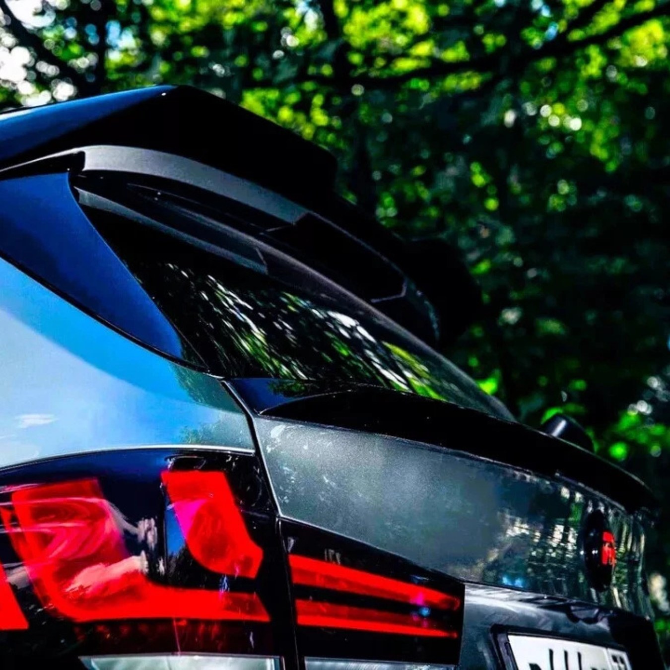Mid спойлер за BMW X5 F15 (2013–2018) – черен гланц