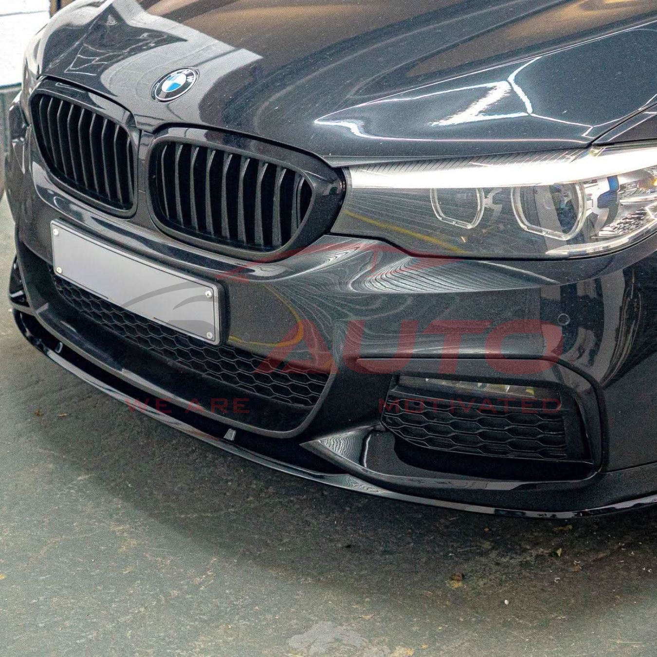 Преден лип спойлер за BMW G30 M Tech (2017–2020) – Черен гланц