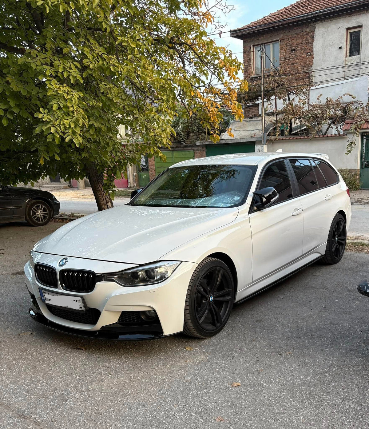 Преден лип спойлер – BMW 3 Series F30 (2011–2019), за M-Tech броня, черен гланц