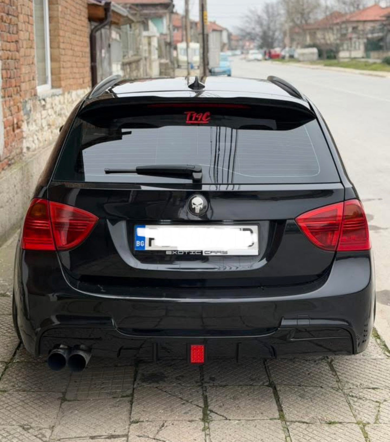 Дифузьор за Задна броня BMW E90 / E91 с F1 стоп – Черен