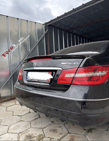 Спойлер за багажник (лип) – Mercedes E-Class Coupe W207 (2009–2016), черен гланц