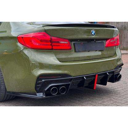 Заден дифузьор с F1 стоп и странични добавки за BMW G30 G31 - M5 визия  – Черен гланц
