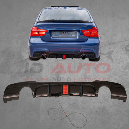 Дифузьор за Задна броня BMW E90 / E91 с F1 стоп – Черен гланц с щипки