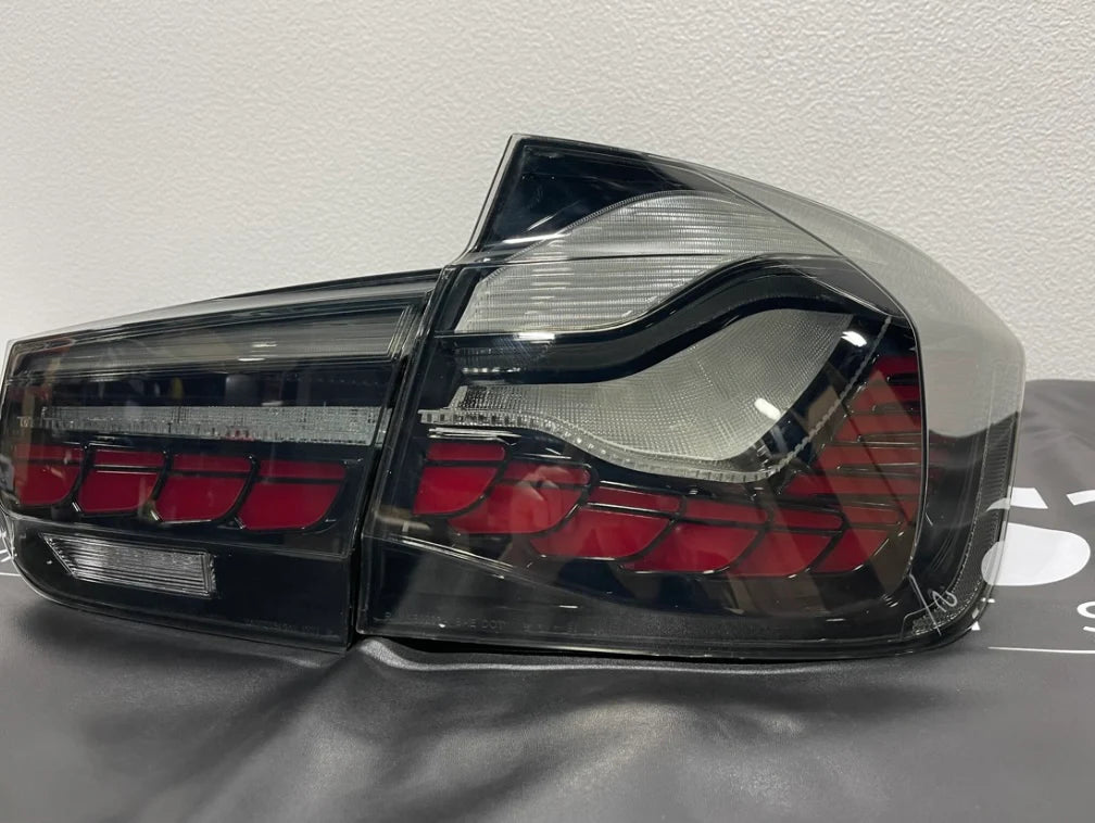 Опушени LED стопове за BMW F30 (2012–2019) – GTS визия с бягащ мигач