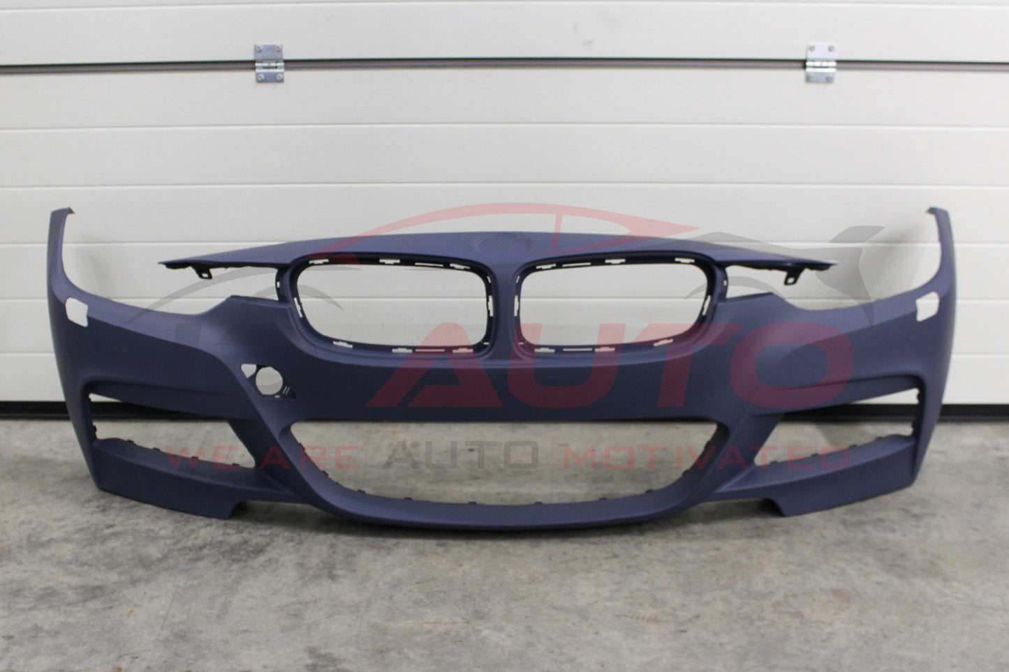 Предна броня M-Technik - BMW F30 / F31 (02.2012-02.2019) без PDC с отвор