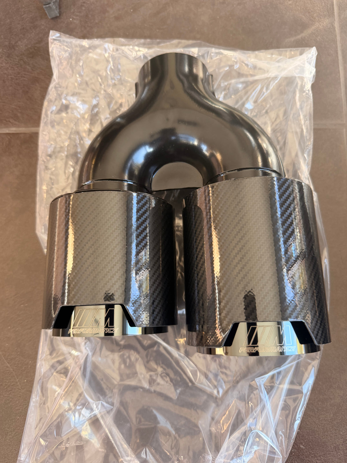 Двоен ауспухов накрайник M Performance Carbon Style – 1 бр.