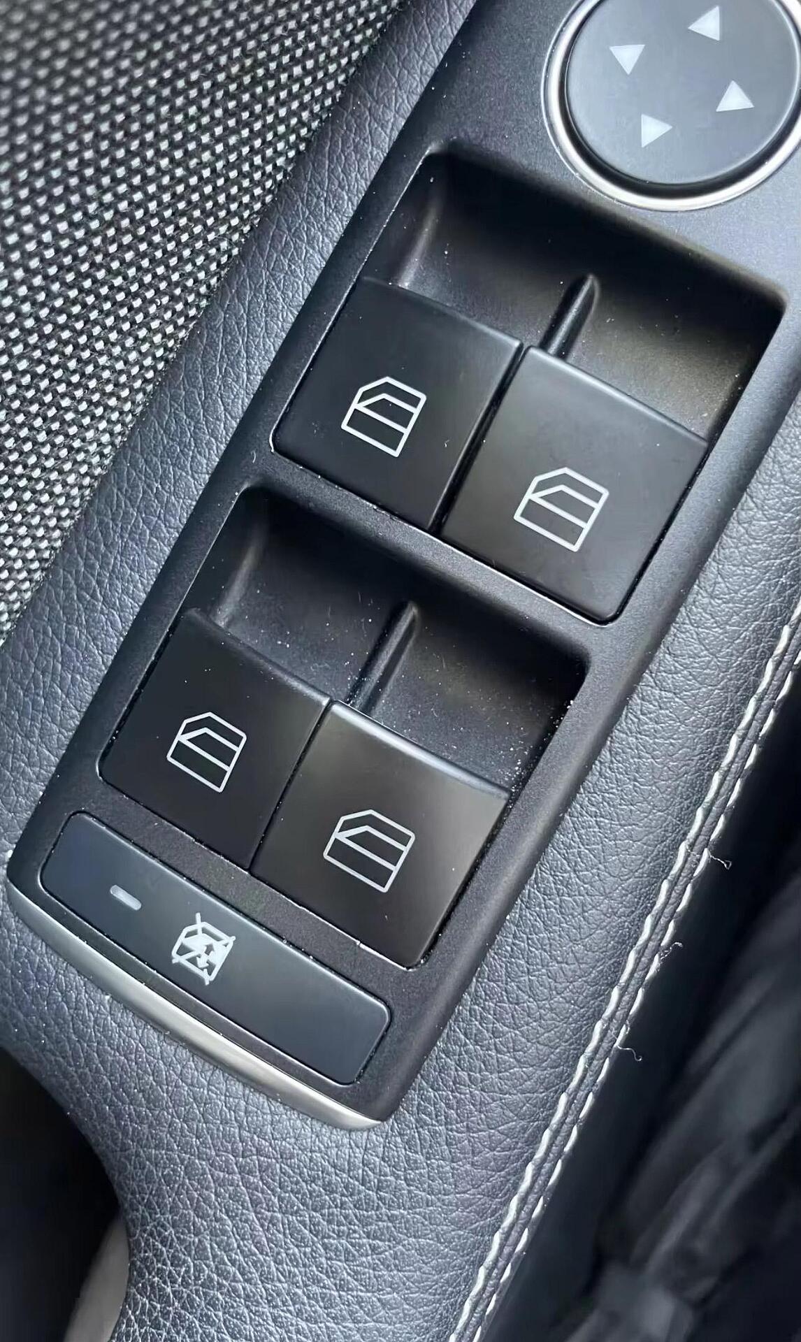 Бледни за бутони на ел.стъкла - Mercedes C-class W204 , E-class w212 , CLK