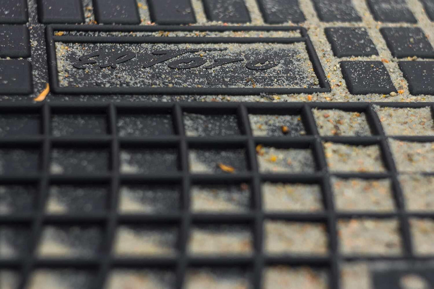 Гумени стелки Frogum с Opel Zafira B 2005-2014, 4 части, черни