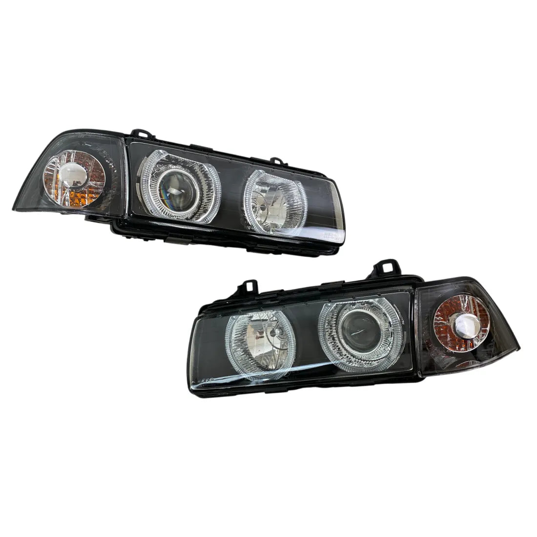Кристални фарове Angel Eyes за BMW E36 Седан (1991–2000) – Черен корпус