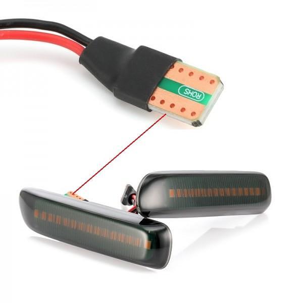 LED Черни (опушени) Бягащи Мигачи за BMW E46 (Canbus)