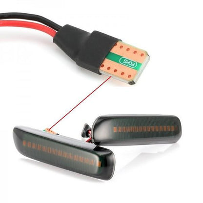 LED Черни (опушени) Бягащи Мигачи за BMW E46 (Canbus)
