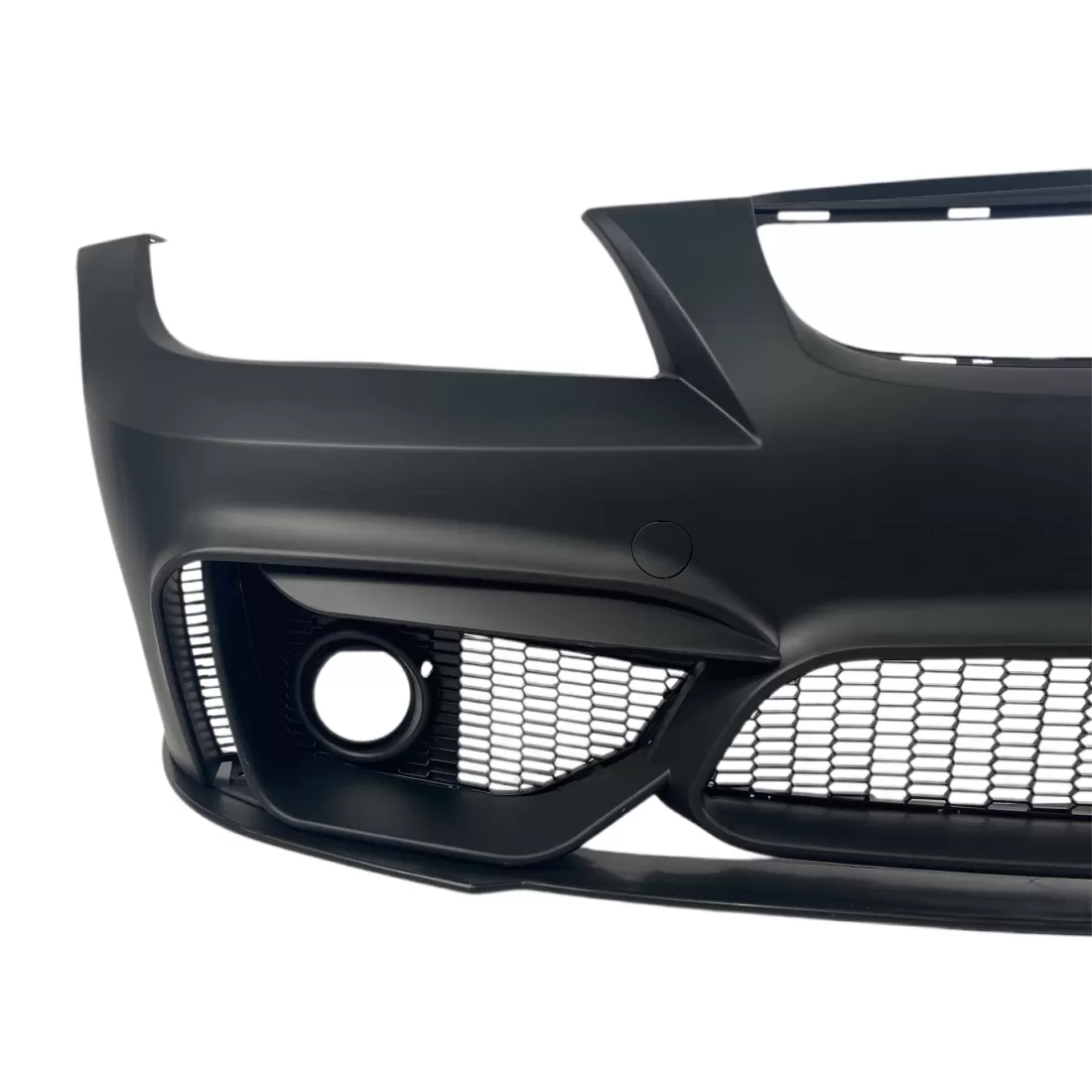 Предна броня за BMW E90 (05-09) - М4 дизайн с отвор за халогени
