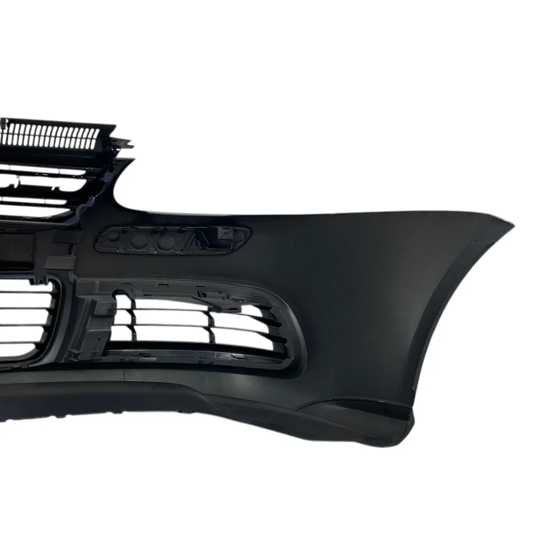 Предна броня VW Golf 5 – R32 дизайн с черна решетка