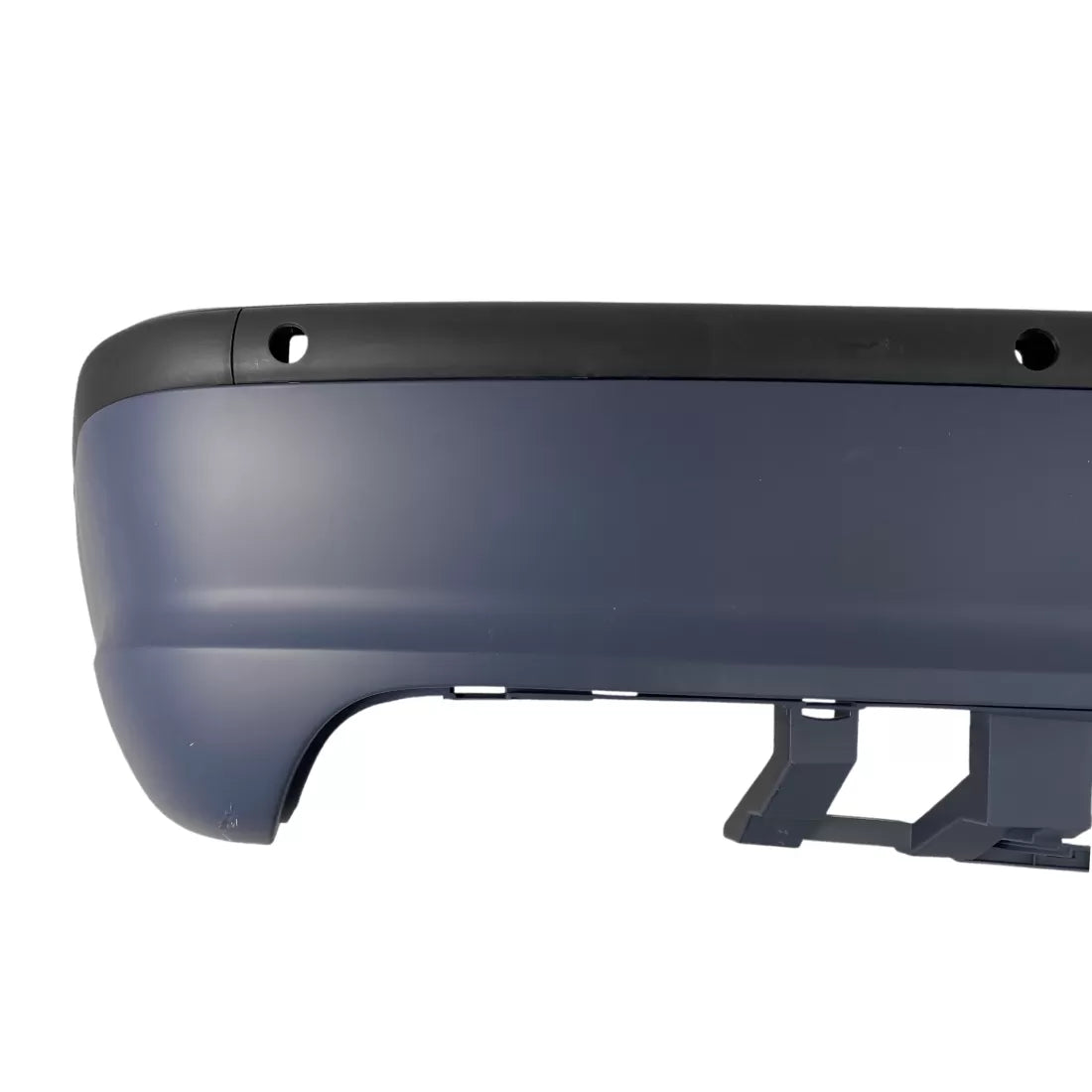 Задна броня за BMW E46 sedan – M-Tech дизайн, с отвори за парктроник 18 mm, грундирана