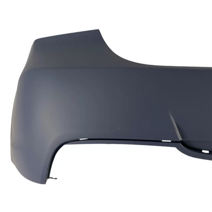 Задна броня за BMW E90 (2005–2011) M-Tech – за преди фейслифт и след фейслифт, без отвори за парктроник, грундирана