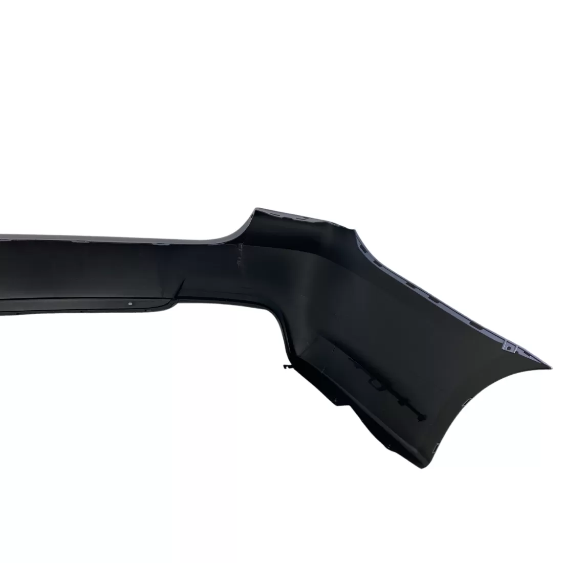 Задна броня за BMW E90 (2005–2011) M-Tech – за преди фейслифт и след фейслифт, без отвори за парктроник, грундирана