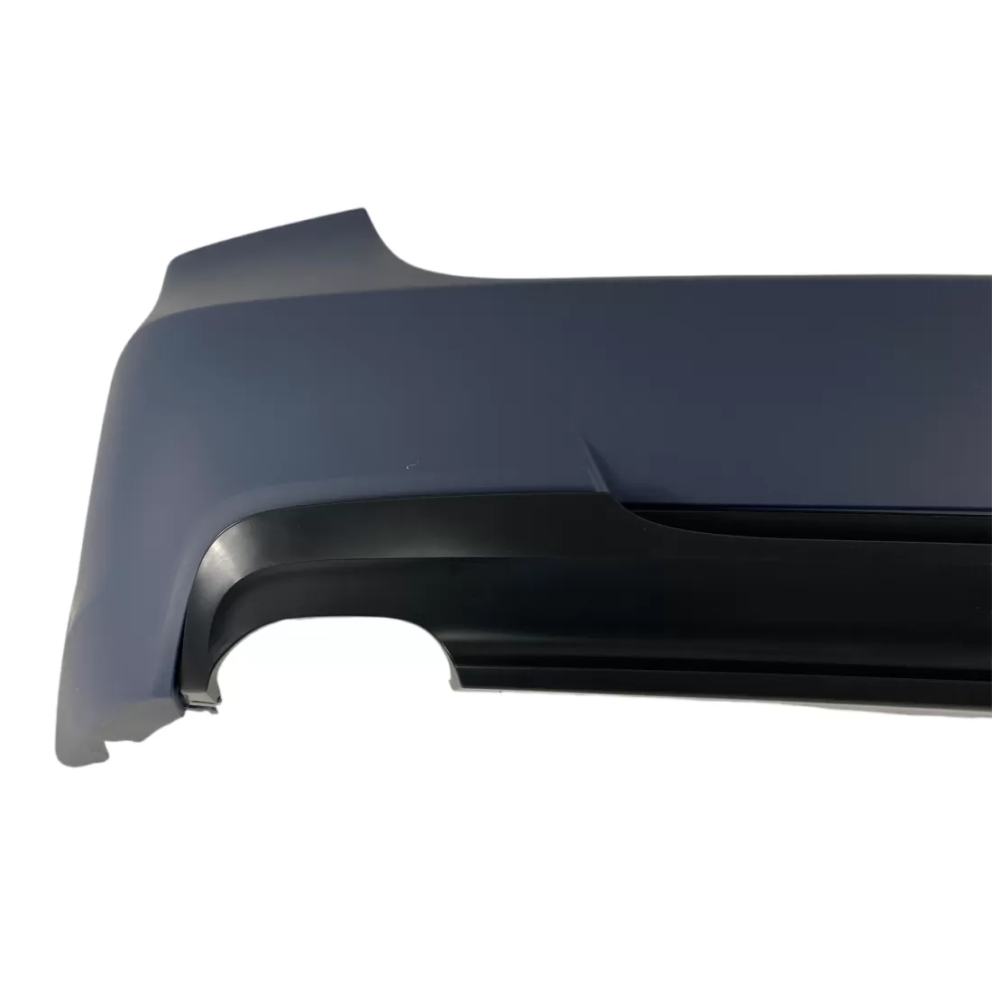 Задна броня за BMW E90 (2005–2011) M-Tech – за преди фейслифт и след фейслифт, без отвори за парктроник, грундирана