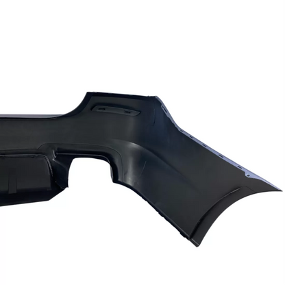 Задна броня M5 дизайн за BMW F10 (2010–2017) – с отвори за парктроник