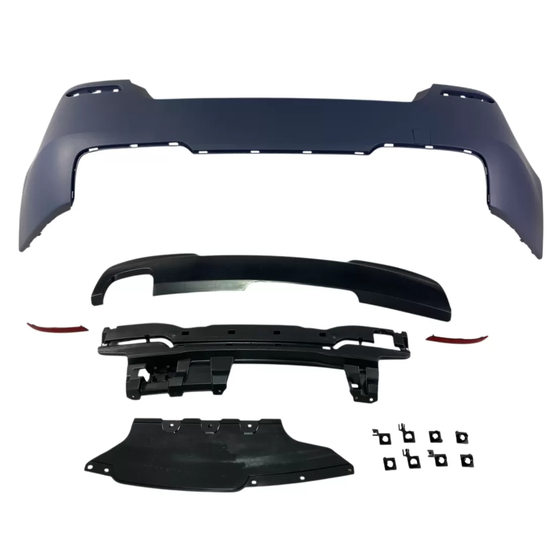 Задна броня M-Tech за BMW F10 – със и без отвори за парктроник, грундирана